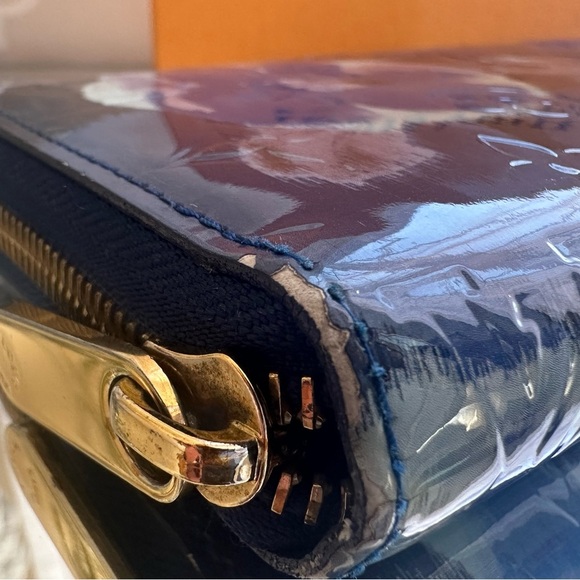 Louis Vuitton Blue Monogram Vernis Ikat Flower Zippy Continental Wallet - Picture 4 of 8